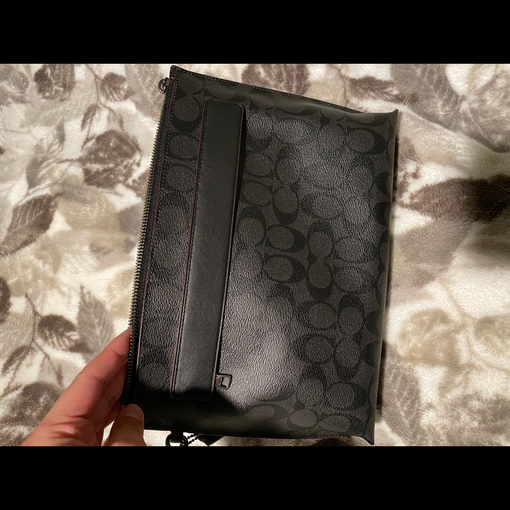 Coach everything pouch